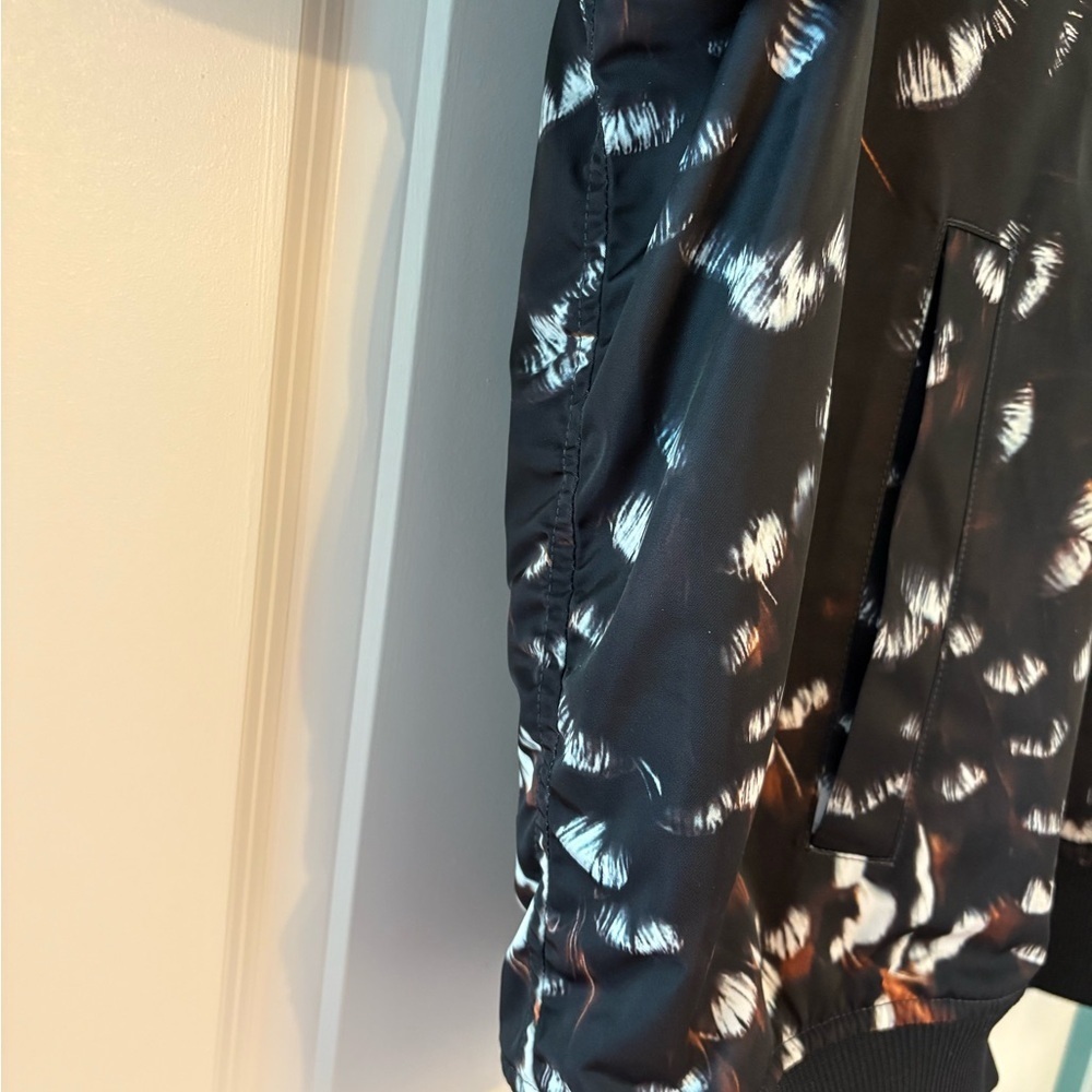 COS Atelier Feather Print Bomber Jacket Black Quilted Limited Edition Size Large - Picture 16 of 16